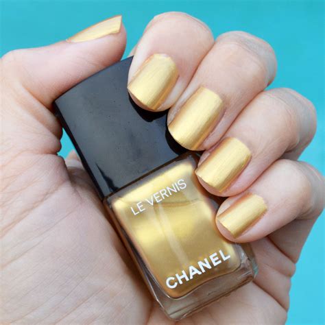 chanel chaine or nail|chanel nail polish.